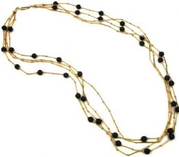 LONG NECKLACE WITH BLACK MATTE BEADS